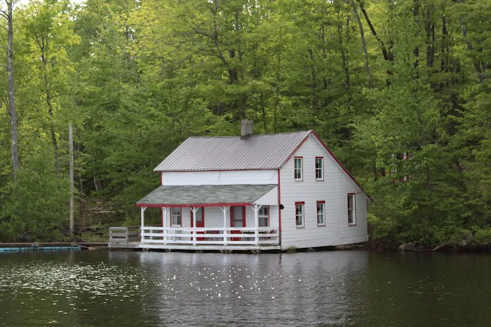 Pecks Lake Resort 4