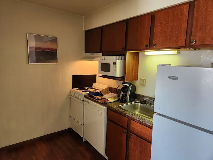 Host Inn All Suites Hotel 4