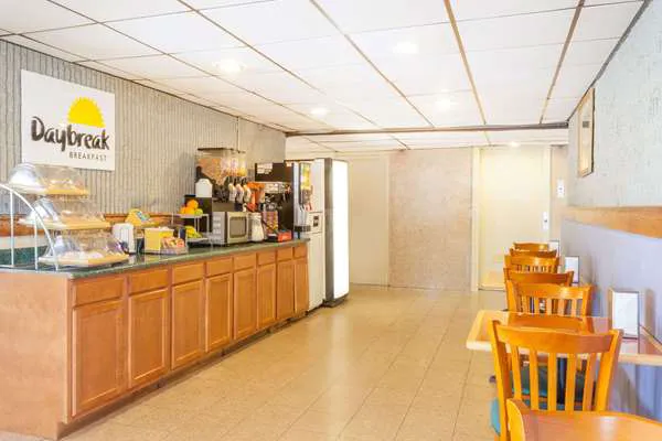 Days Inn by Wyndham Wilkes Barre 4