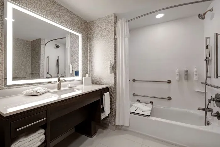 Home2 Suites by Hilton Wilkes-Barre 4