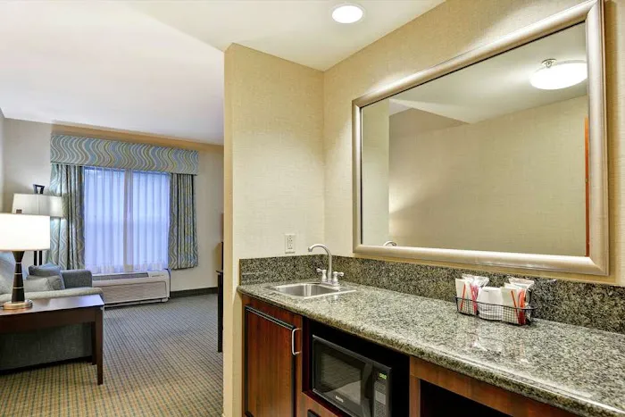 Hampton Inn & Suites Wilkes-Barre/Scranton, PA 4
