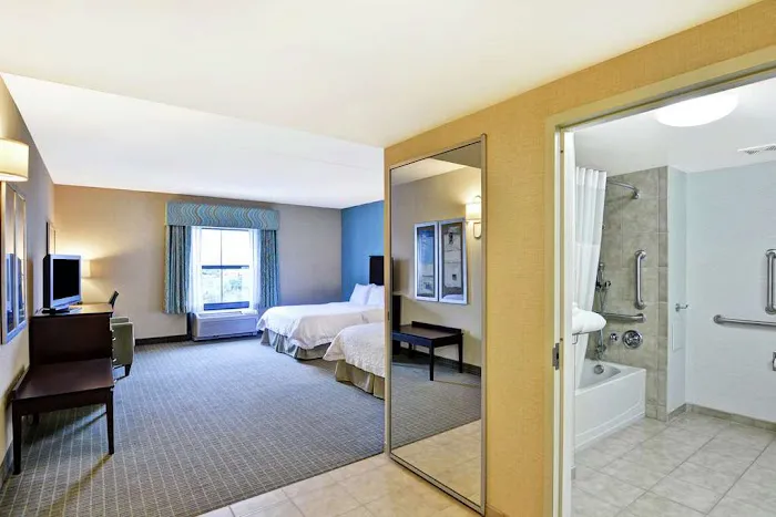 Hampton Inn & Suites Wilkes-Barre/Scranton, PA 4