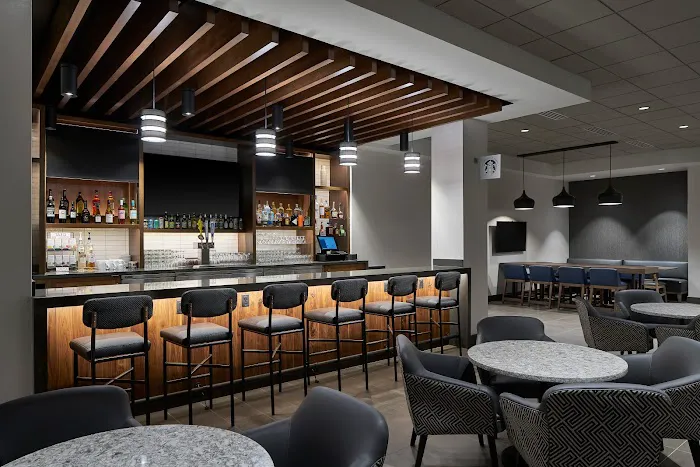 Hyatt Place Wilmington Riverfront 5