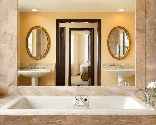 HOTEL DU PONT 5