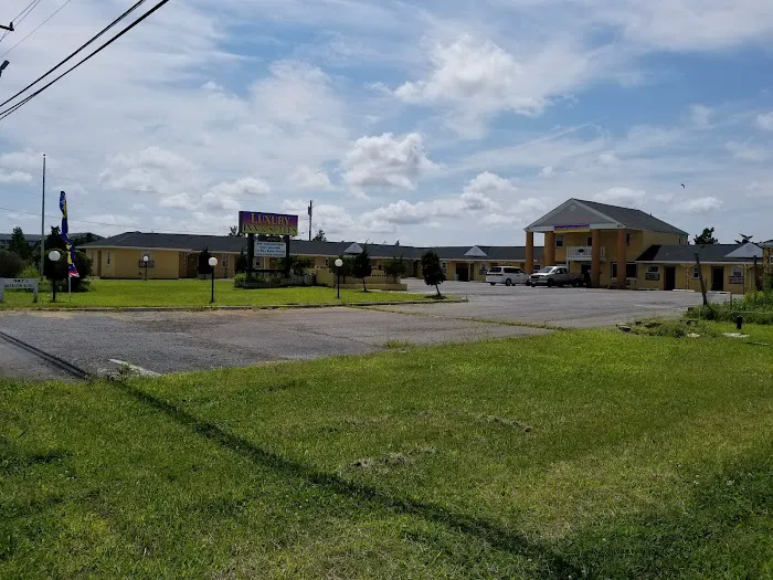 Luxury Inn & Suites 4