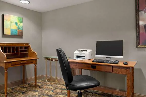 Hawthorn Suites by Wyndham Lancaster 4