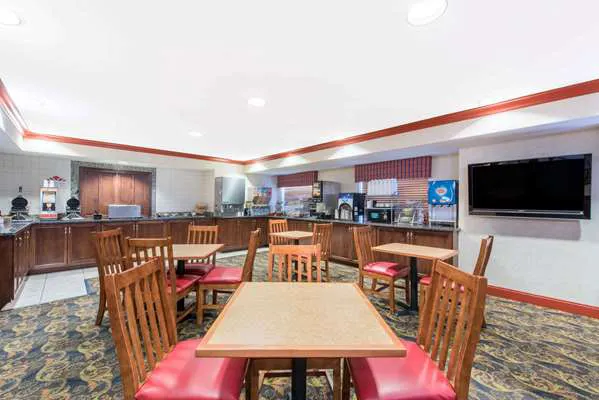 Hawthorn Suites by Wyndham Lancaster 4