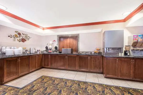 Hawthorn Suites by Wyndham Lancaster 4