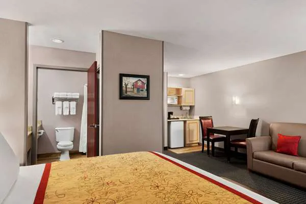 Hawthorn Suites by Wyndham Lancaster 4