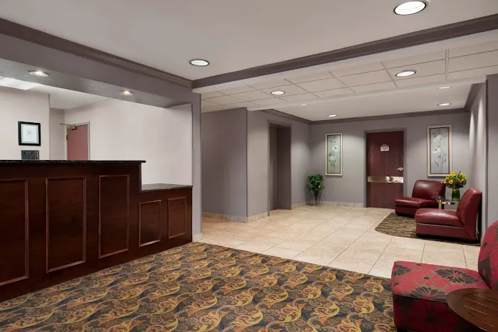 Lancaster Suites 4
