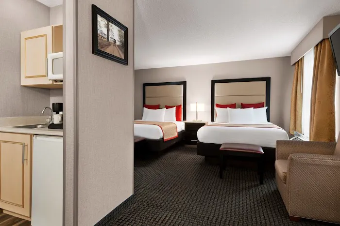 Lancaster Suites 4