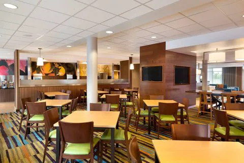 Fairfield Inn & Suites Lancaster East at The Outlets 4