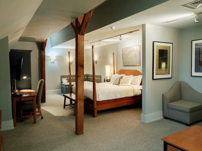 Lancaster Arts Hotel 4