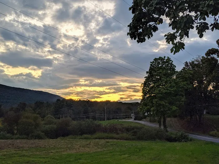 Kinder Hawk Schoolhouse Vacation Rental 4