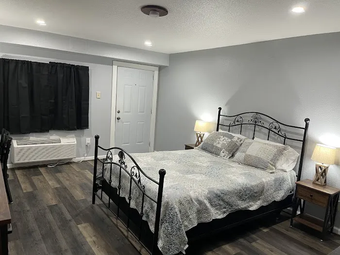 Lamp Lighter Motel Extended Stay 4