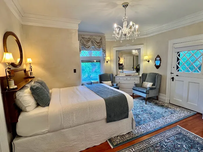 Manor House Inn 5
