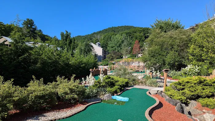 Holiday Inn Club Vacations Oak n' Spruce Resort in the Berkshires, and IHG Hotel 5