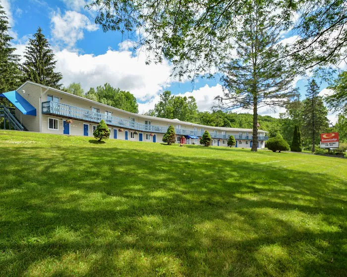 Econo Lodge Lee - Great Barrington 4