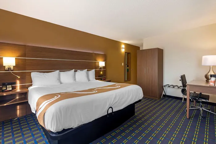 Quality Inn 5