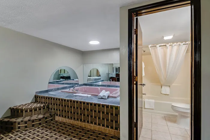Americas Best Value Inn Torrington, CT 4