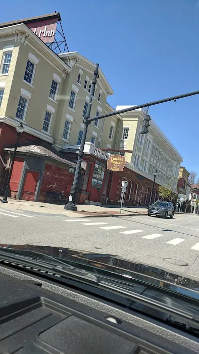 The Yankee Pedlar Inn 4
