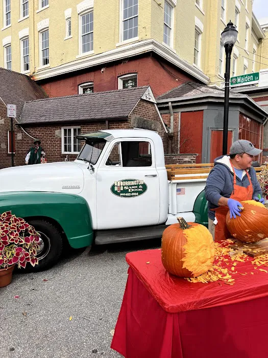 The Yankee Pedlar Inn 4
