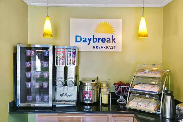 Days Inn by Wyndham Torrington 4