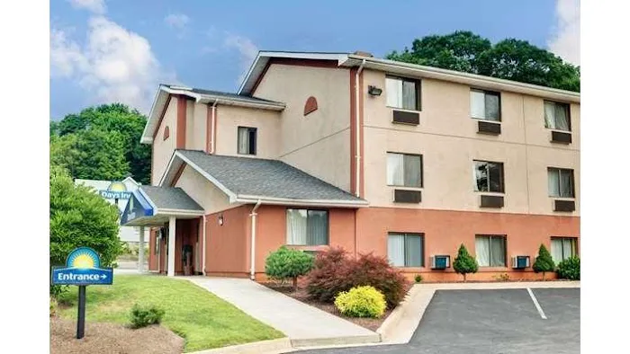 Days Inn by Wyndham Torrington 4