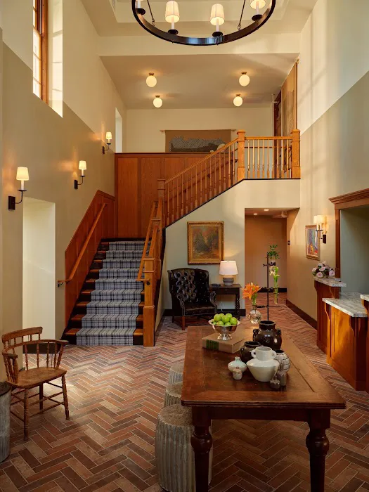 The Abner Hotel 5