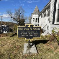 First House on the Hill ico