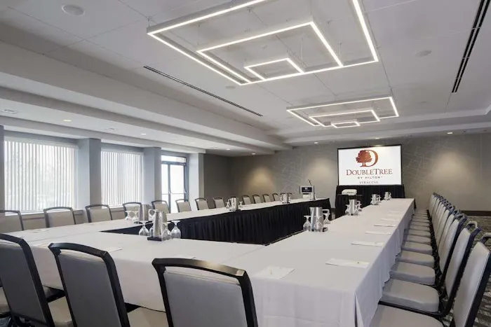 DoubleTree by Hilton Hotel Syracuse 4