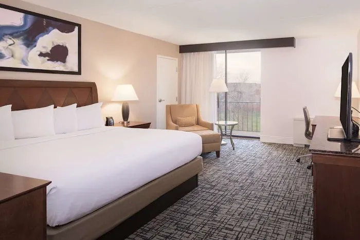 DoubleTree by Hilton Hotel Syracuse 4