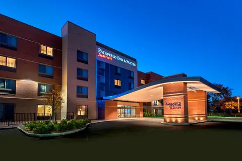 Fairfield Inn & Suites Syracuse Carrier Circle 4