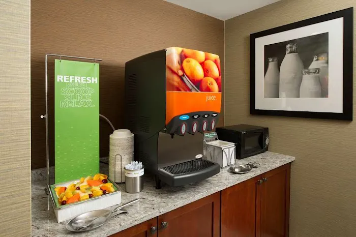 Hampton Inn & Suites Syracuse/Carrier Circle 4