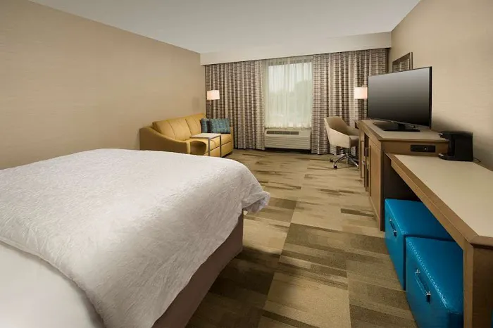 Hampton Inn & Suites Syracuse/Carrier Circle 4