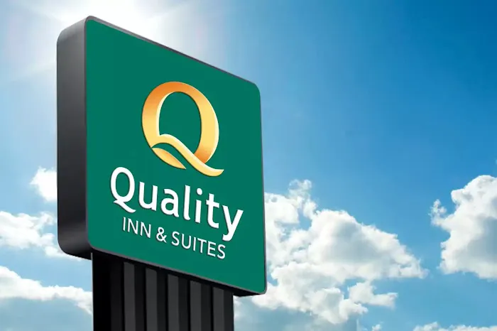 Quality Inn & Suites East Syracuse - Carrier Circle 4