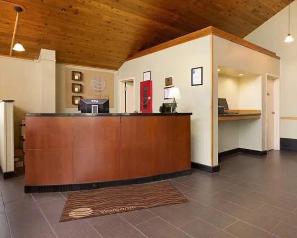 Comfort Inn & Suites Syracuse-Carrier Circle 4