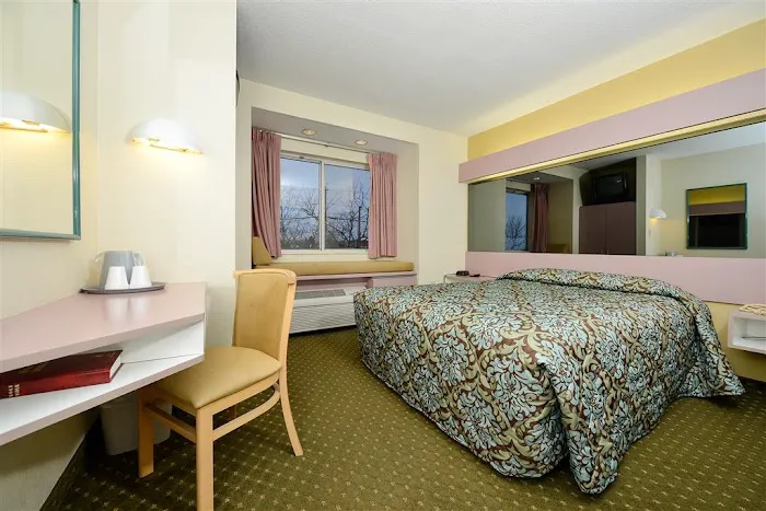 Americas Best Value Inn East Syracuse 4