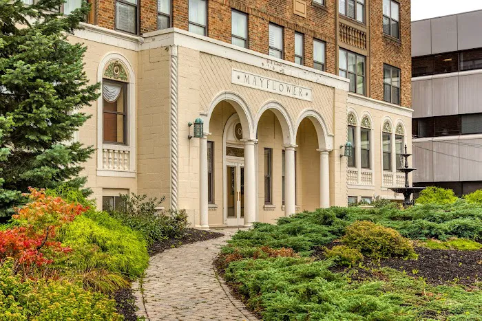 Collegian Hotel & Suites, Trademark Collection by Wyndham 5