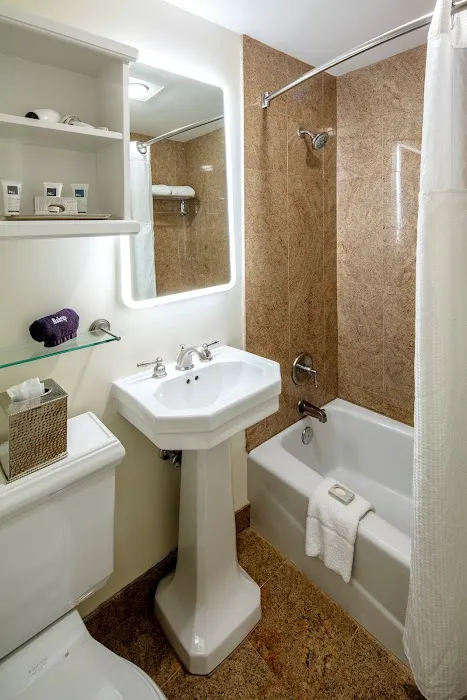 Collegian Hotel & Suites, Trademark Collection by Wyndham 5