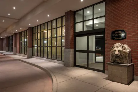 Courtyard Syracuse Downtown at Armory Square 5