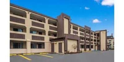 Clarion Pointe Downtown