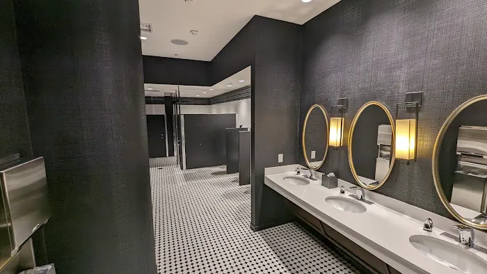 Embassy Suites by Hilton Syracuse Destiny USA 5