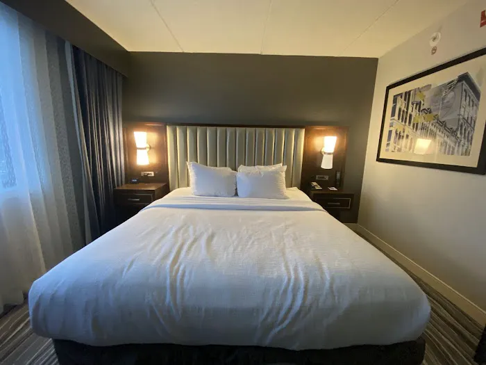 Embassy Suites by Hilton Syracuse 4