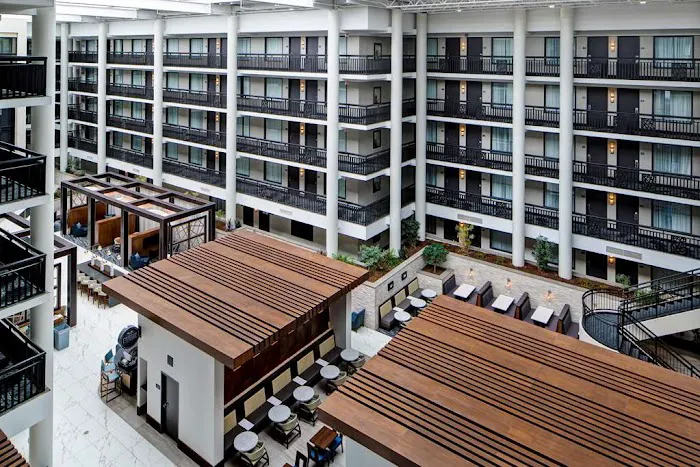 Embassy Suites by Hilton Syracuse 4