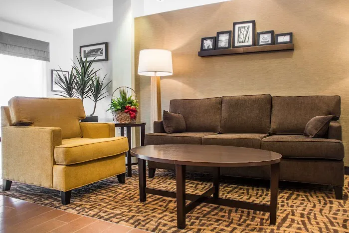 Sleep Inn & Suites Airport 4