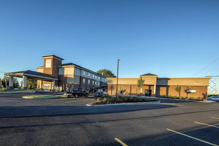 Sleep Inn & Suites Airport 4
