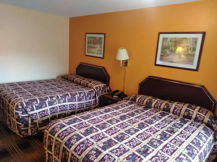 Imperial Motel 4