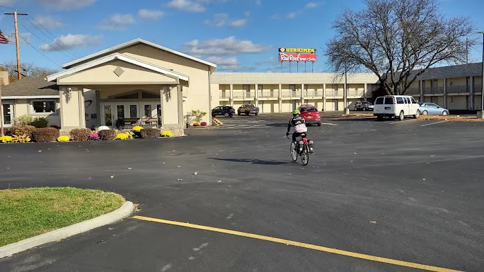 Red Roof Inn & Suites Herkimer 4