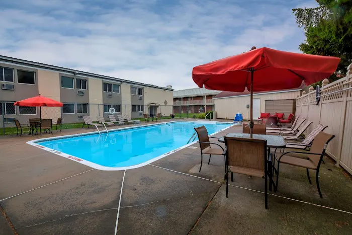 Red Roof Inn & Suites Herkimer 4